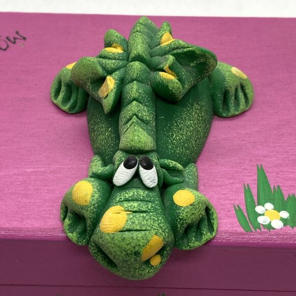 Krakow Poland Tourist Wooden Dragon Figurine Pink Trinket Box Hinged  4'' x  3'' - Picture 6 of 10